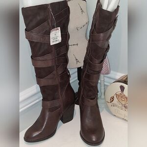 Steve Madden Brown Strappy Tall Heeled Boots Sz 7.5M NWT